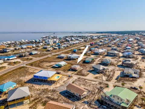 A Pelicans Retreat House in Dauphin Island