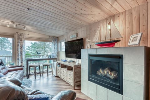 Luxury Oceanview Escape in Depoe Bay Book Your Stay at Tranquility Cove House in Depoe Bay