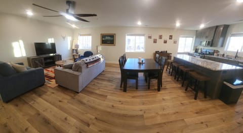 Living room, Dining area, kitchen