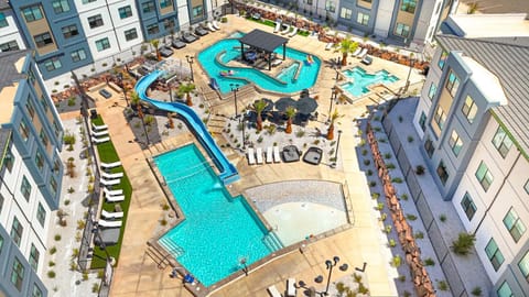 Gateway Getaway #102 condo Apartment in Washington