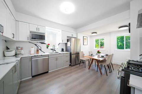 Cozy three bedroom House in Vancouver West Vacation rental in Vancouver