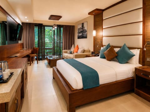 Bed, Seating area, Bedroom