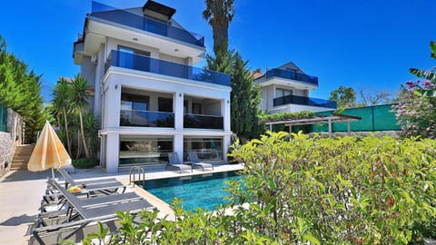 Property building, Patio, Spring, Day, Garden, Other, Garden view, Pool view, Swimming pool, sunbed