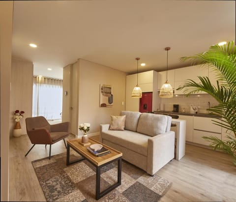 Kitchen or kitchenette, Living room, Seating area, Dining area, minibar, kitchen