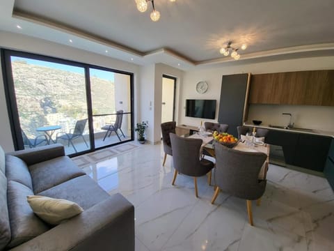 TV and multimedia, Kitchen or kitchenette, Living room, Dining area