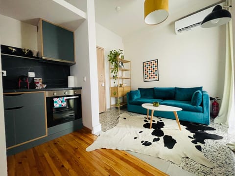 TV and multimedia, Kitchen or kitchenette, Seating area, oven