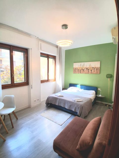 Bed, Living room, Photo of the whole room, Bedroom