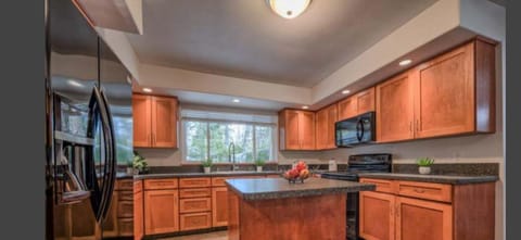 Tacoma place Vacation rental in Lakewood