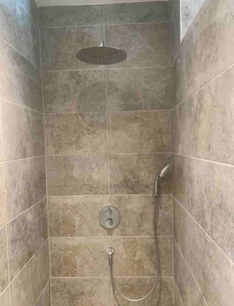 Magnifique studio indépendant Bed and Breakfast in Gréoux-les-Bains