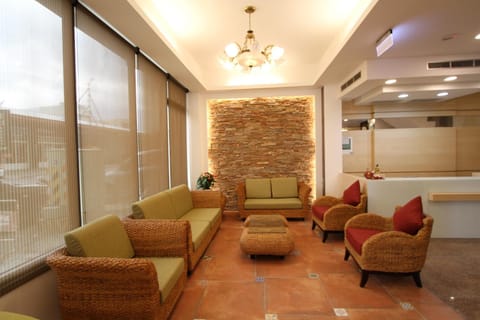 Communal lounge/ TV room
