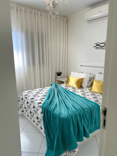 Bed, Bedroom, air conditioner