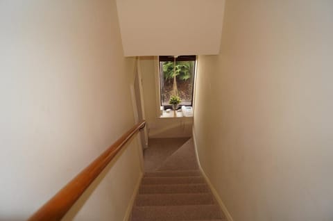 2 Buckatree Cottage House in Telford