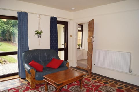 2 Buckatree Cottage House in Telford