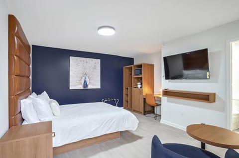 Bed, Photo of the whole room, wardrobe