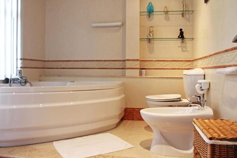 Penthouse in St Paul's Bay Malta with Views Apartment in Saint Paul's Bay