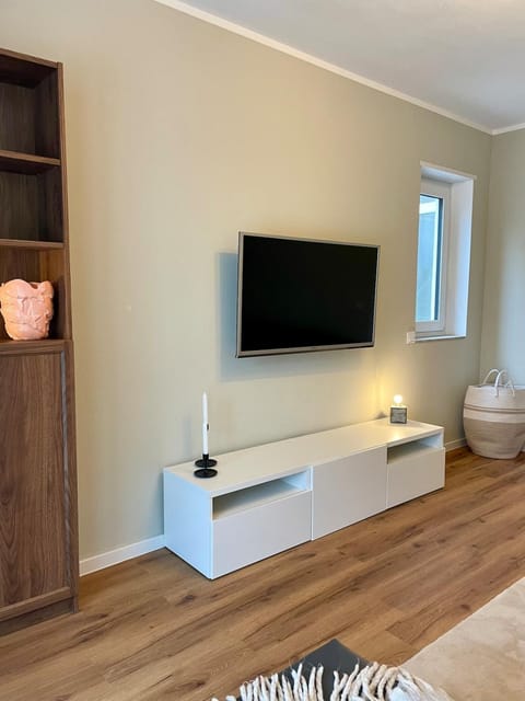 Communal lounge/ TV room, TV and multimedia, Evening entertainment