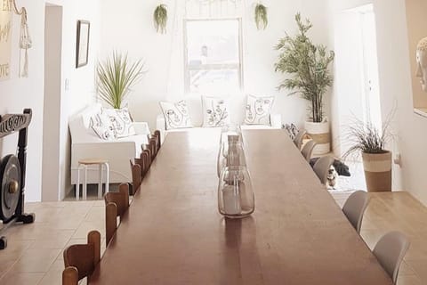 Seating area, Dining area