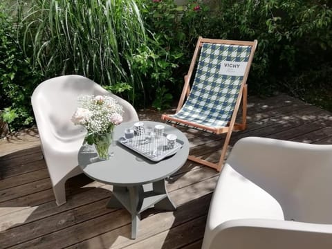 Maison 9 pers cœur de ville Vichy garage jardin House in Auvergne-Rhône-Alpes