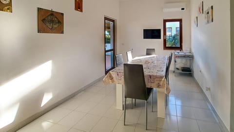 TV and multimedia, Living room, Dining area