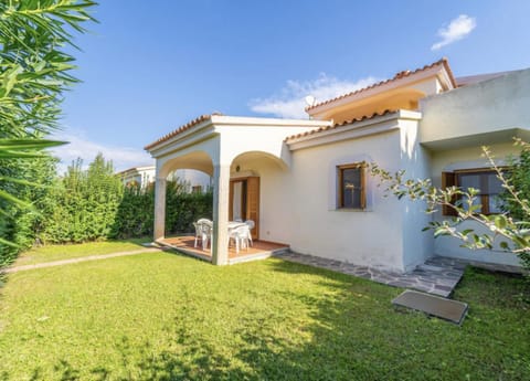 Property building, Day, Garden, Garden view