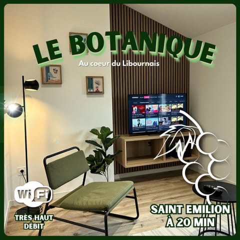 Communal lounge/ TV room, TV and multimedia, Text overlay