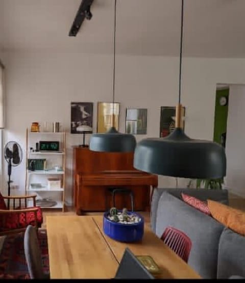 Living room, Seating area, Evening entertainment, air conditioner