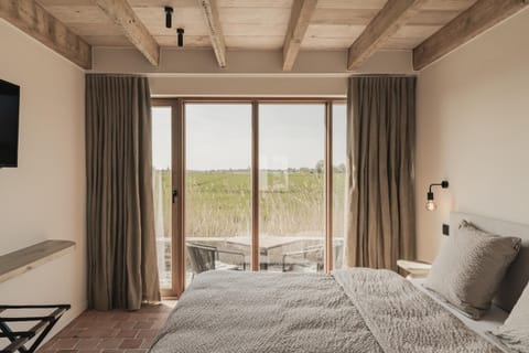 Natural landscape, View (from property/room), Balcony/Terrace, Bedroom