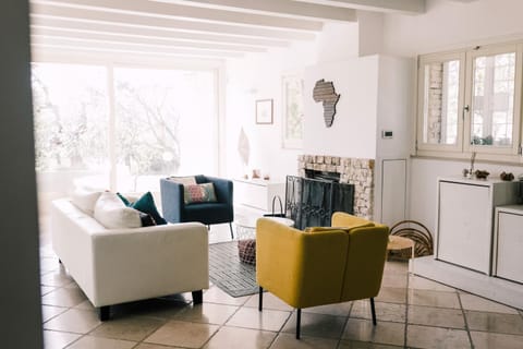 Communal lounge/ TV room, Living room, Seating area, fireplace, fireplace