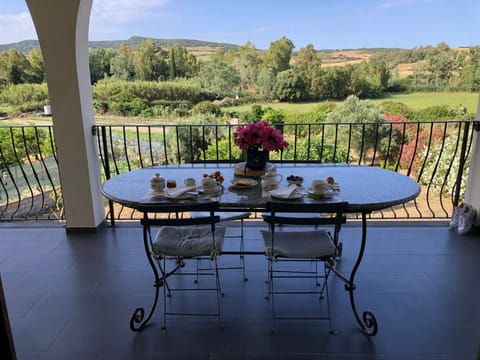 Patio, Breakfast