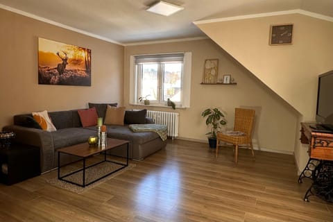TV and multimedia, Living room, Seating area, Dining area, internet