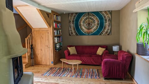 Library, Living room, Seating area