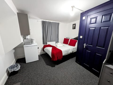 Kitchen or kitchenette, Photo of the whole room, Bedroom