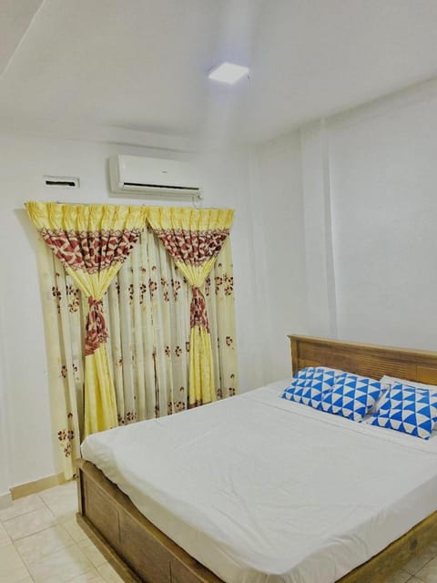Bed, Bedroom, air conditioner