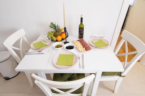 Villa Elena, Apartment JAKOV - newly decorated Apartment in Šibenik-Knin County, Croatia