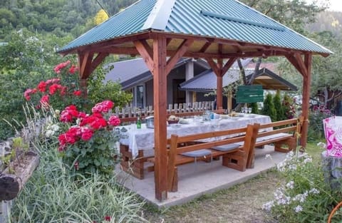 Garden, Dining area
