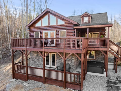 Property building, Patio, Balcony/Terrace