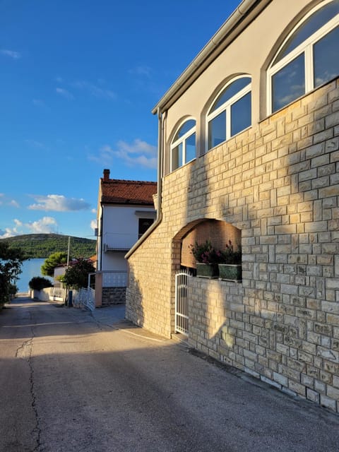 Villa Kaktusa Apartment in Tisno