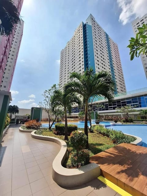 Property building, Garden, Pool view, Swimming pool