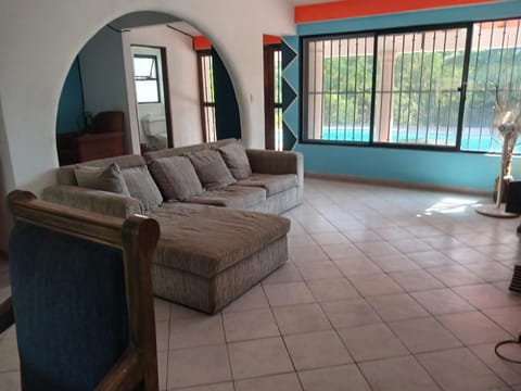 Casa con alberca y jardin en parres jiutepex House in Jiutepec