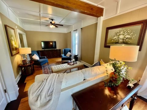 Beit Shalom- House of Peace Family House in Siloam Springs