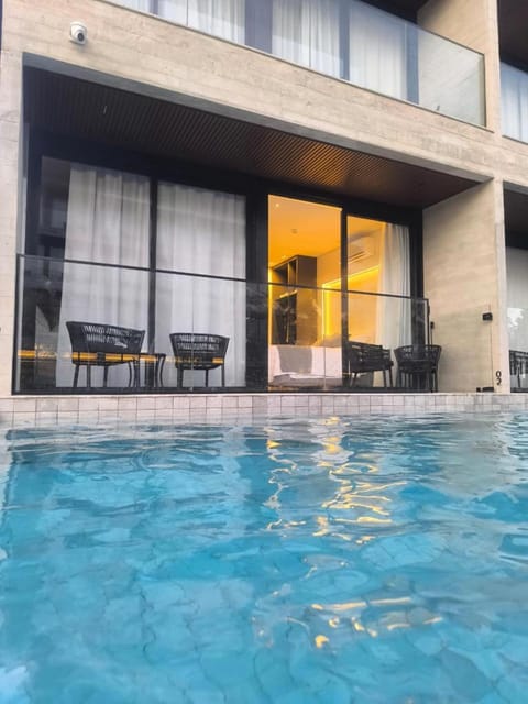 Pool view, Swimming pool