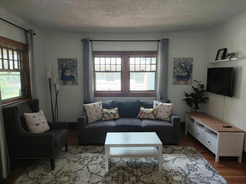 South Minneapolis Tangletown Charm House in Minneapolis