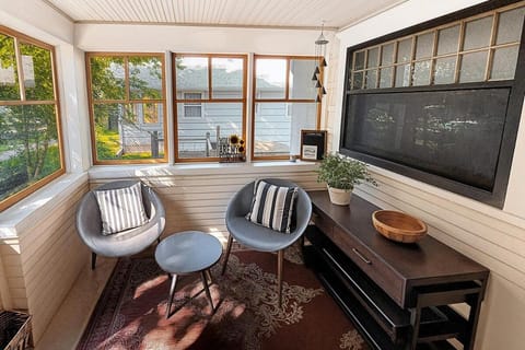 South Minneapolis Tangletown Charm House in Minneapolis