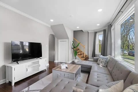 Morton Grove w Game Room & Huge Yard House in Skokie