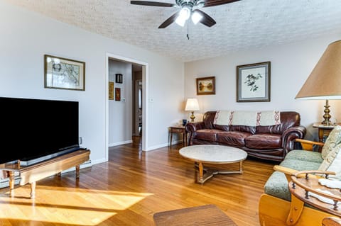 Deck and Workstations Central Columbus Home House in Columbus