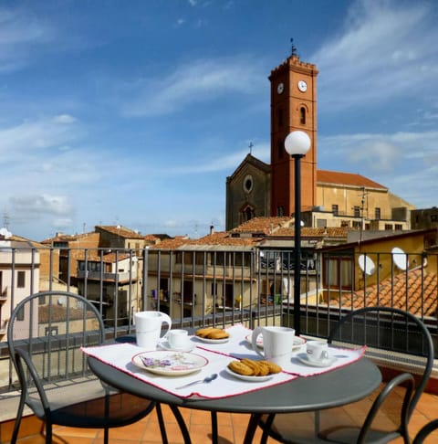 Nearby landmark, Balcony/Terrace, Landmark view, Breakfast