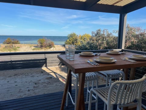 Day, Natural landscape, View (from property/room), Balcony/Terrace, Dining area, Sea view