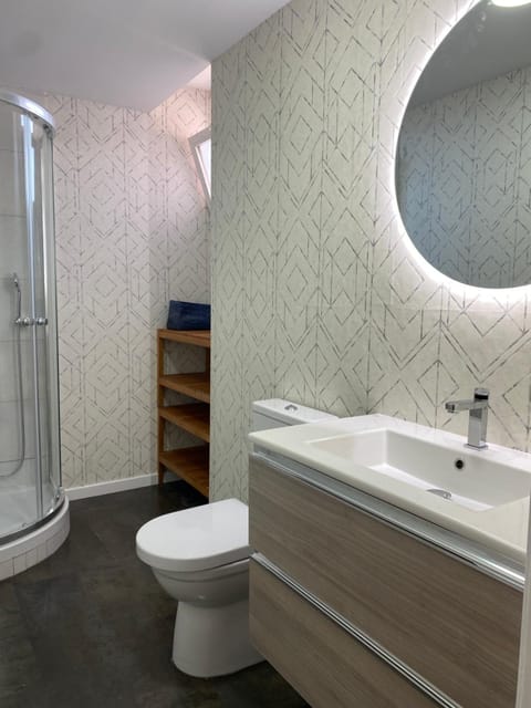 Shower, Toilet, Bathroom