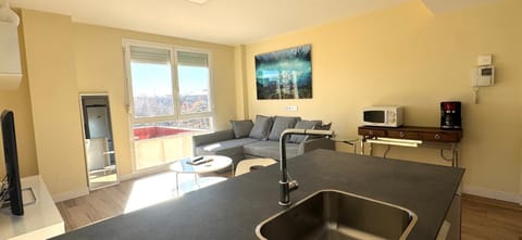 TV and multimedia, Kitchen or kitchenette, Living room, Lounge or bar, Dining area