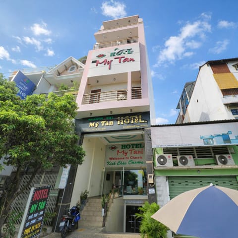 Property building, Day